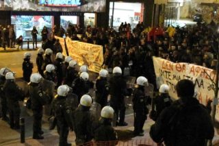 Συγκέντρωση διαμαρτυρίας των απολυμένων έξω από τον τελικό της Eurovision το 2014